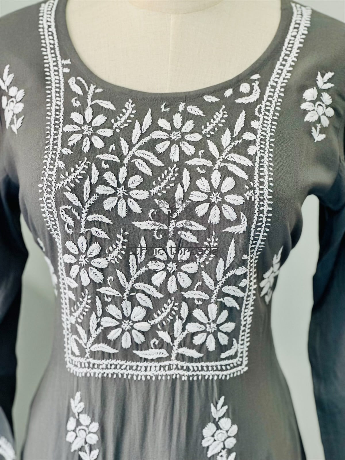 Chikankari Long Kurta In Muslin - Grey