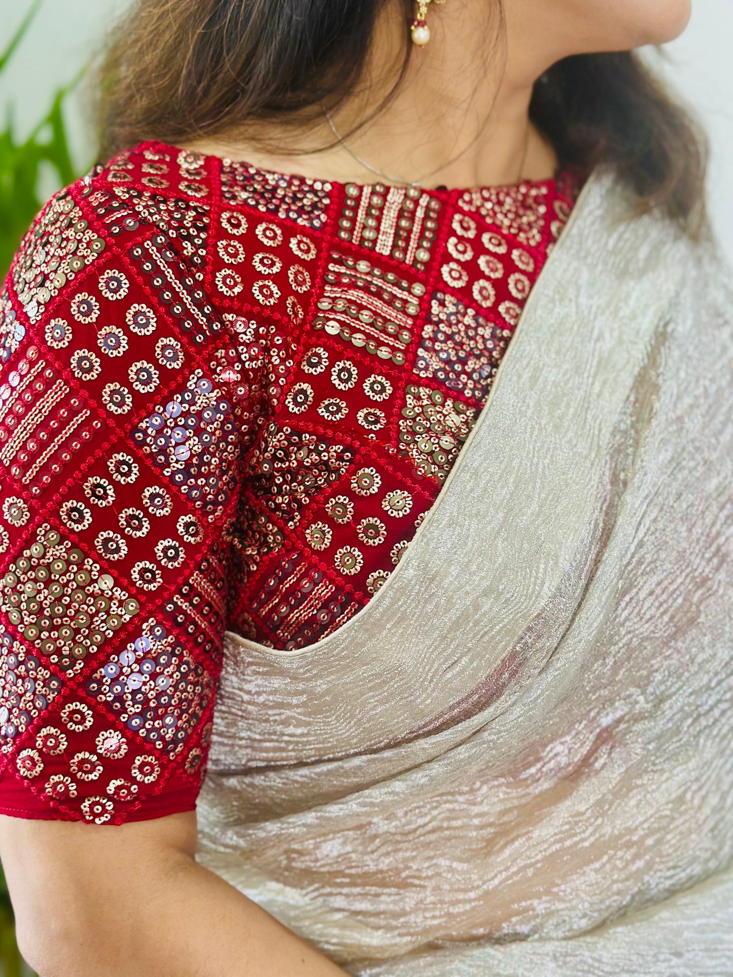 Crush Tissue Saree( Blouse not included)