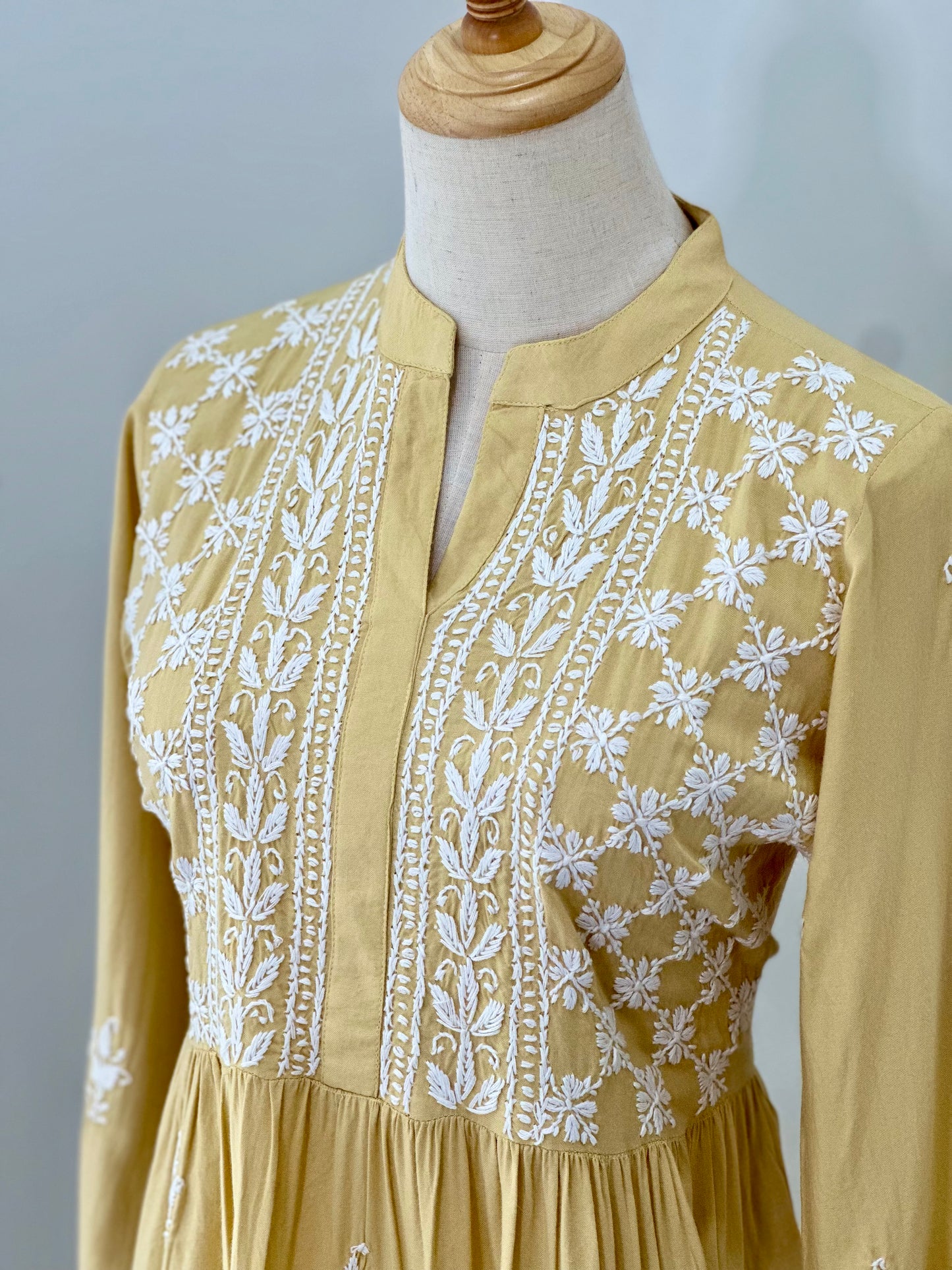 Lucknowi Chikankari Cotton Women's Flared Short Kurta - Ivory