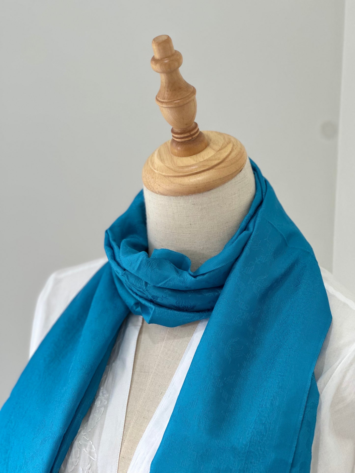 WOMEN'S STOLE / SCARF - BLUE