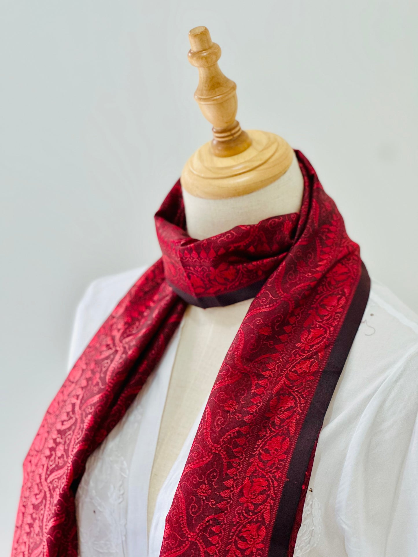 WOMEN'S STOLE / SCARF - MAROON