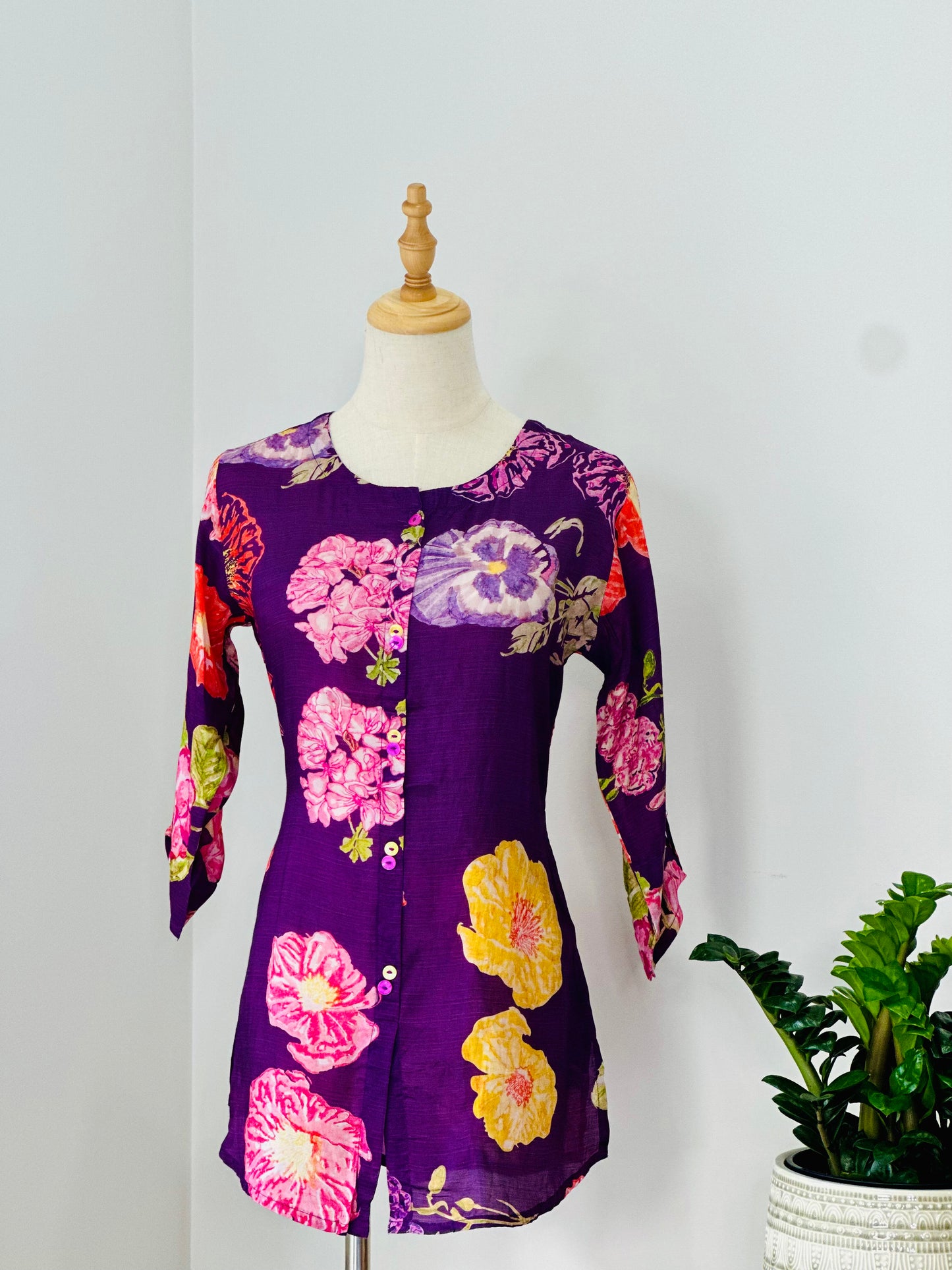 Women Floral Printed Round Neck Silk Top