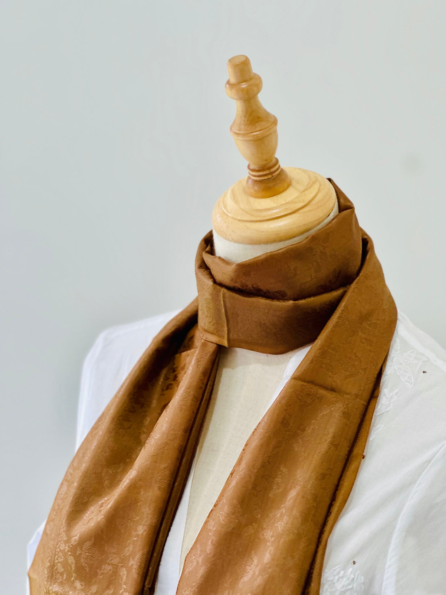 WOMEN'S STOLE / SCARF - CHOCOLATE
