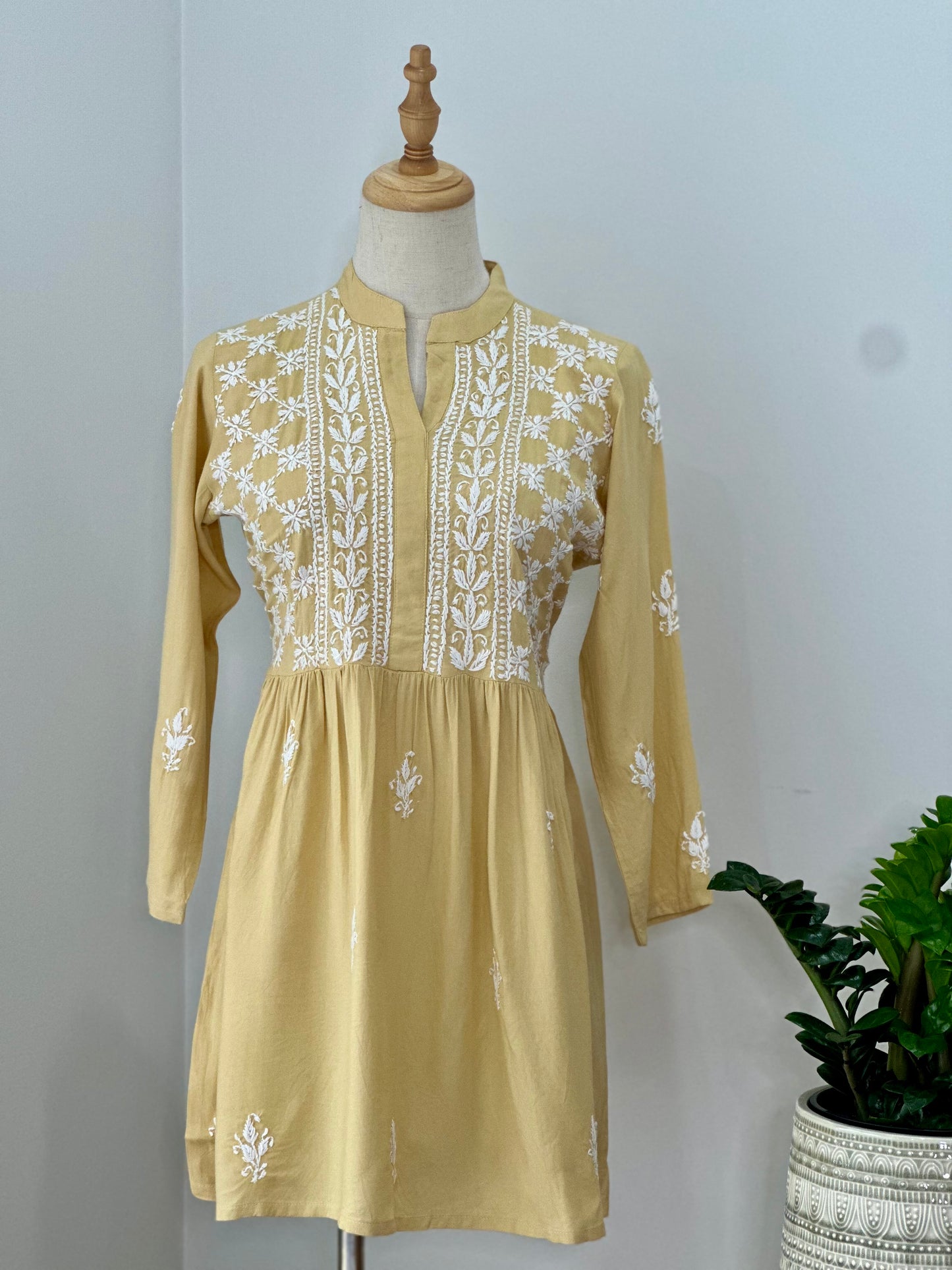 Lucknowi Chikankari Cotton Women's Flared Short Kurta - Ivory