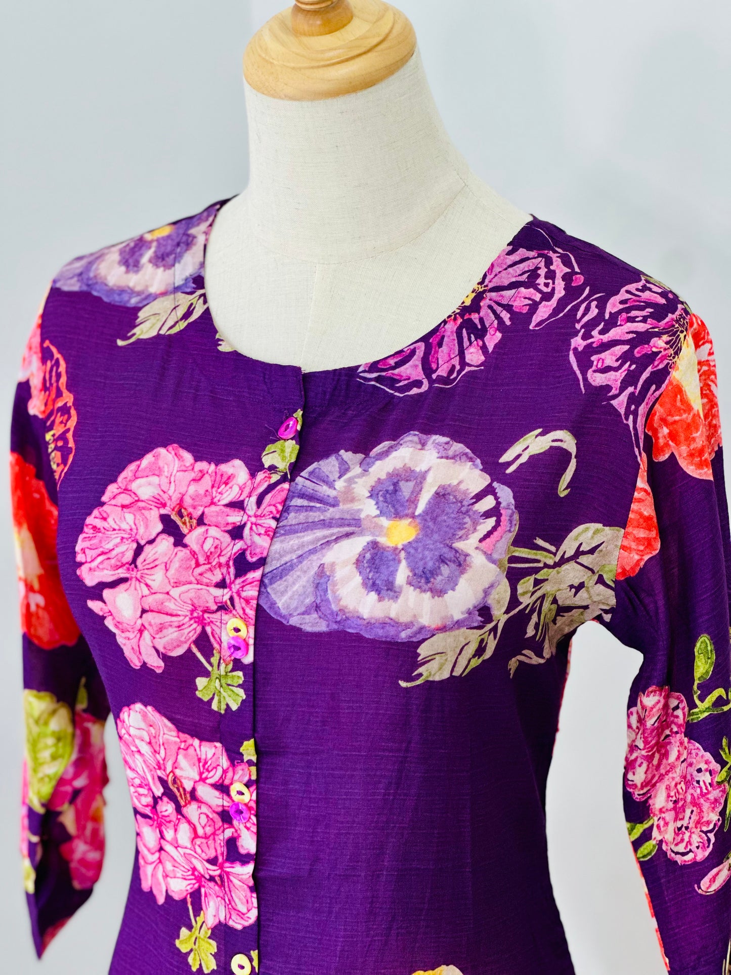 Women Floral Printed Round Neck Silk Top