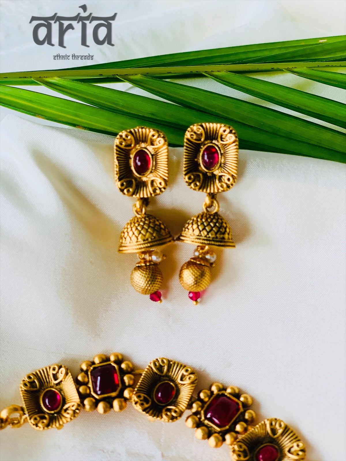 Antique Matt Gold Necklace Set with Precious Stones- Ruby