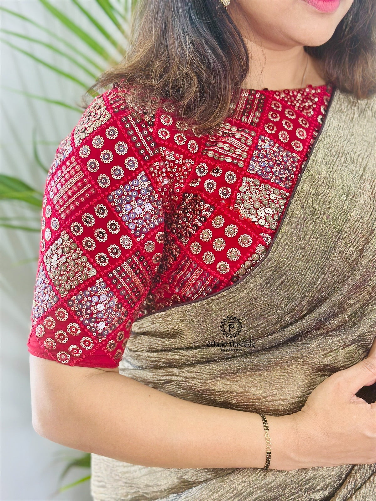 Crush Tissue Saree( Blouse not included)