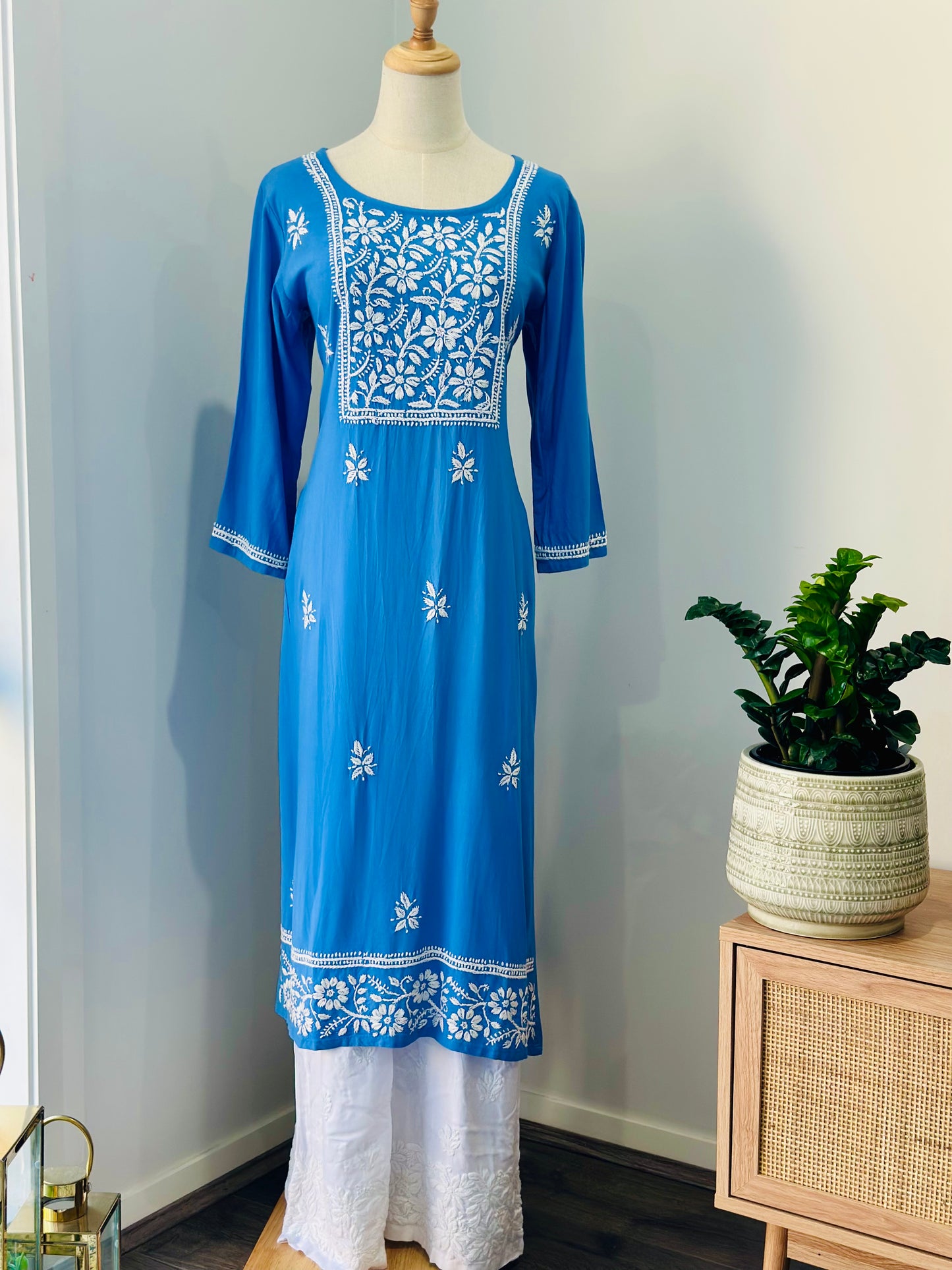 Chikankari Long Kurta In Muslin - Blue