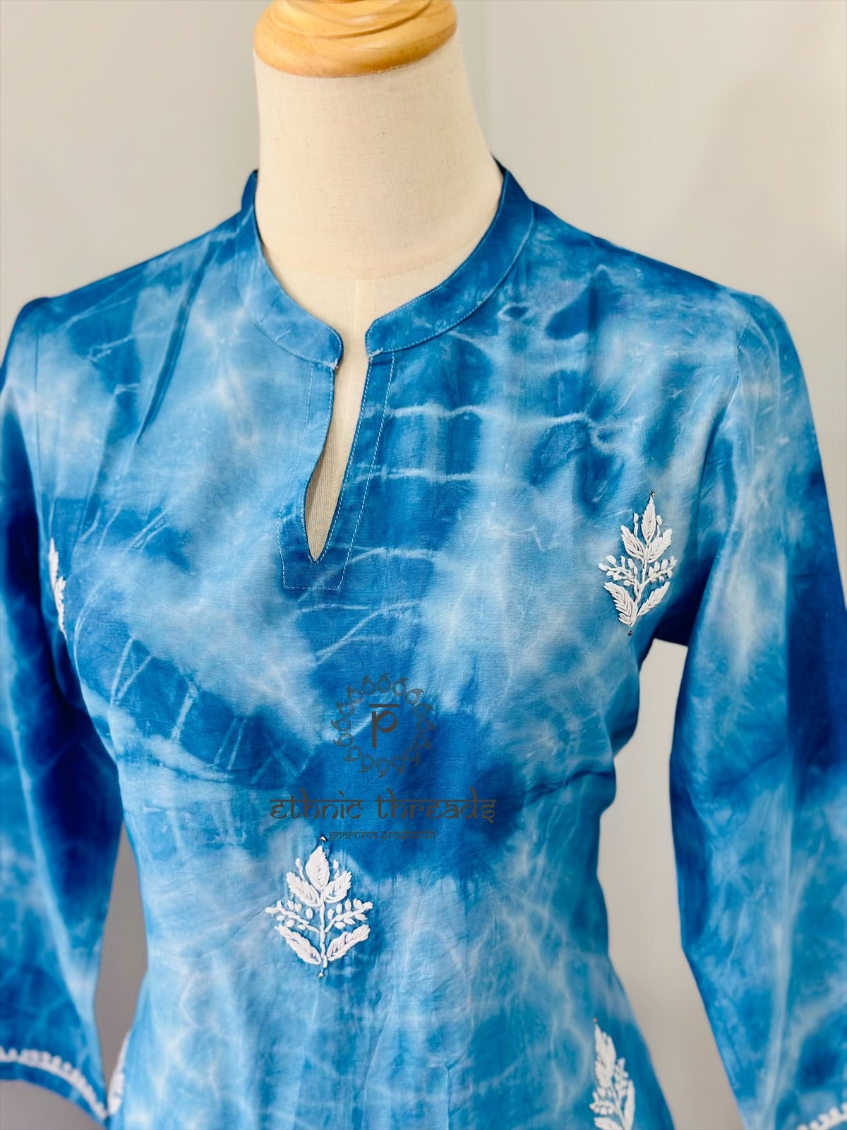 Chikankari Long Kurta In Tie-Dyed - Blue