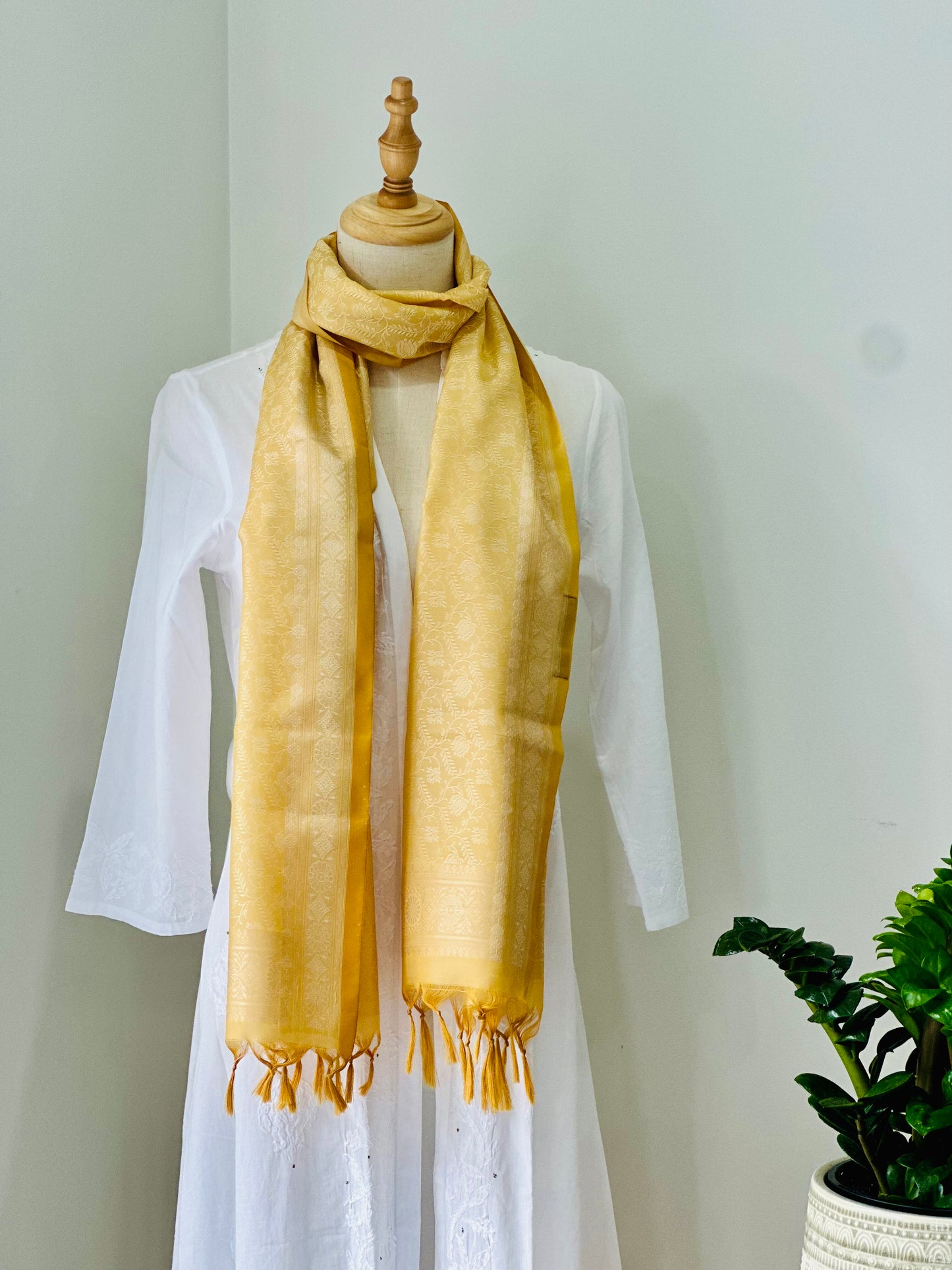 WOMEN'S STOLE / SCARF - IVORY