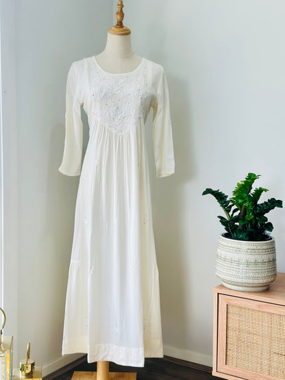 Chikankari Long Anarkali Kurta In Muslin - white