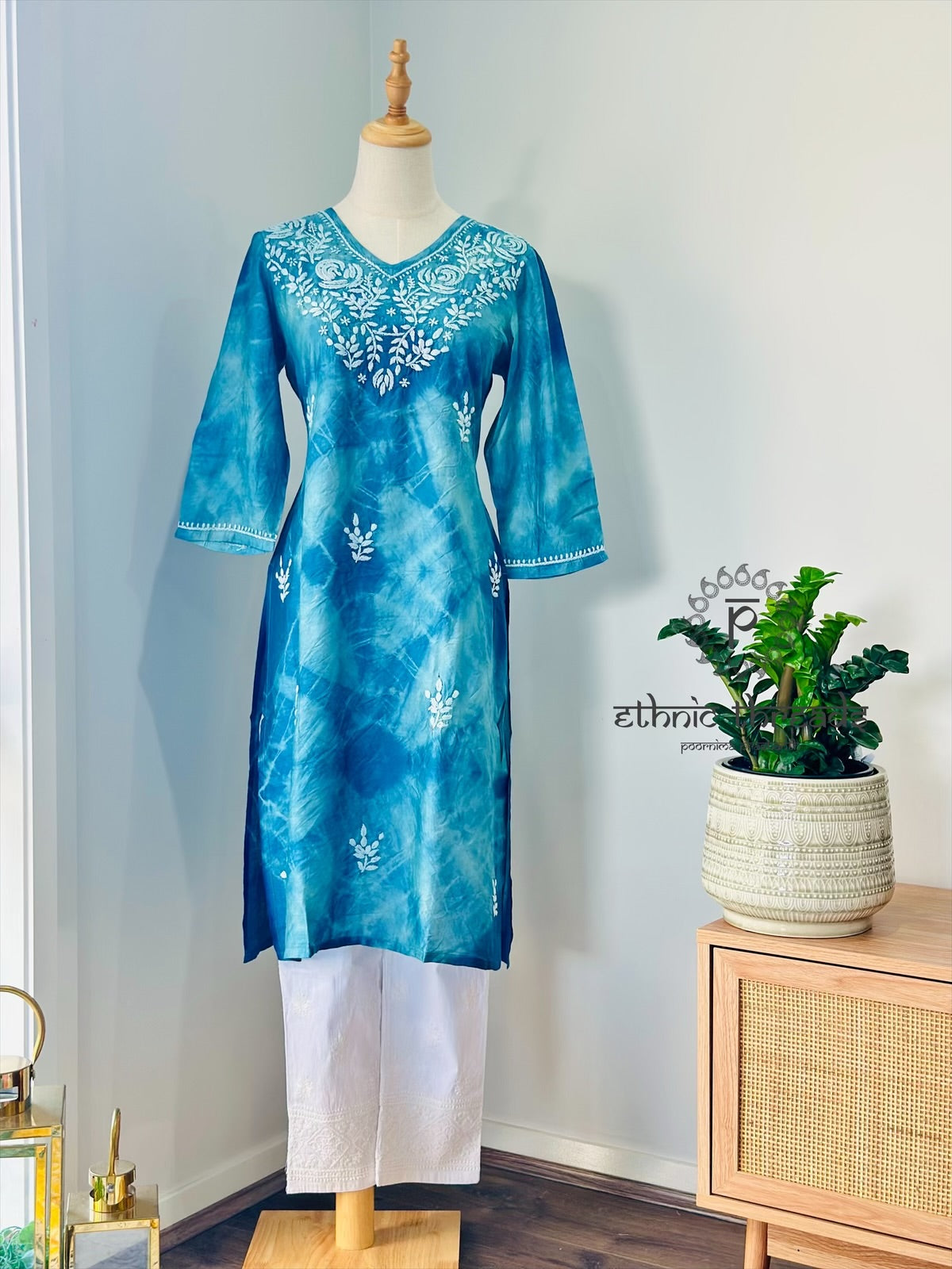 Chikankari Kurta In Tie-Dye Silk Cotton -Teal/Blue