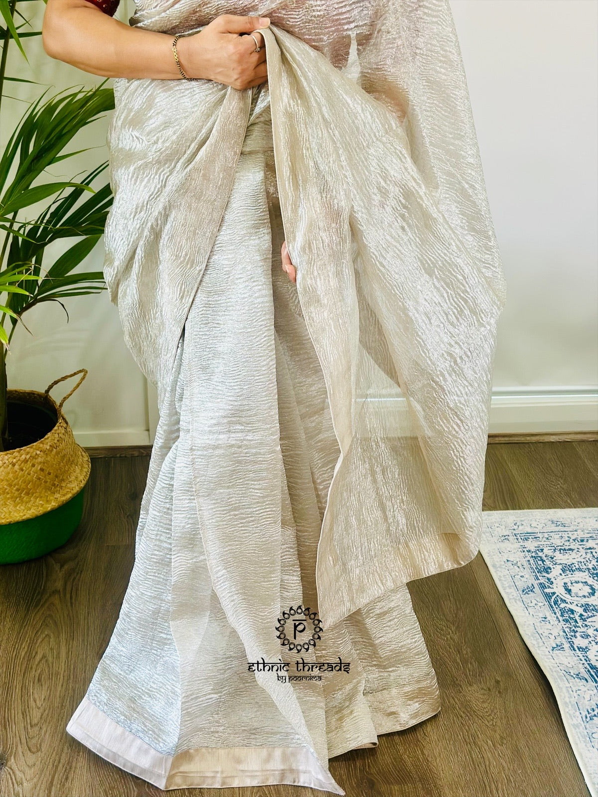 Crush Tissue Saree( Blouse not included)