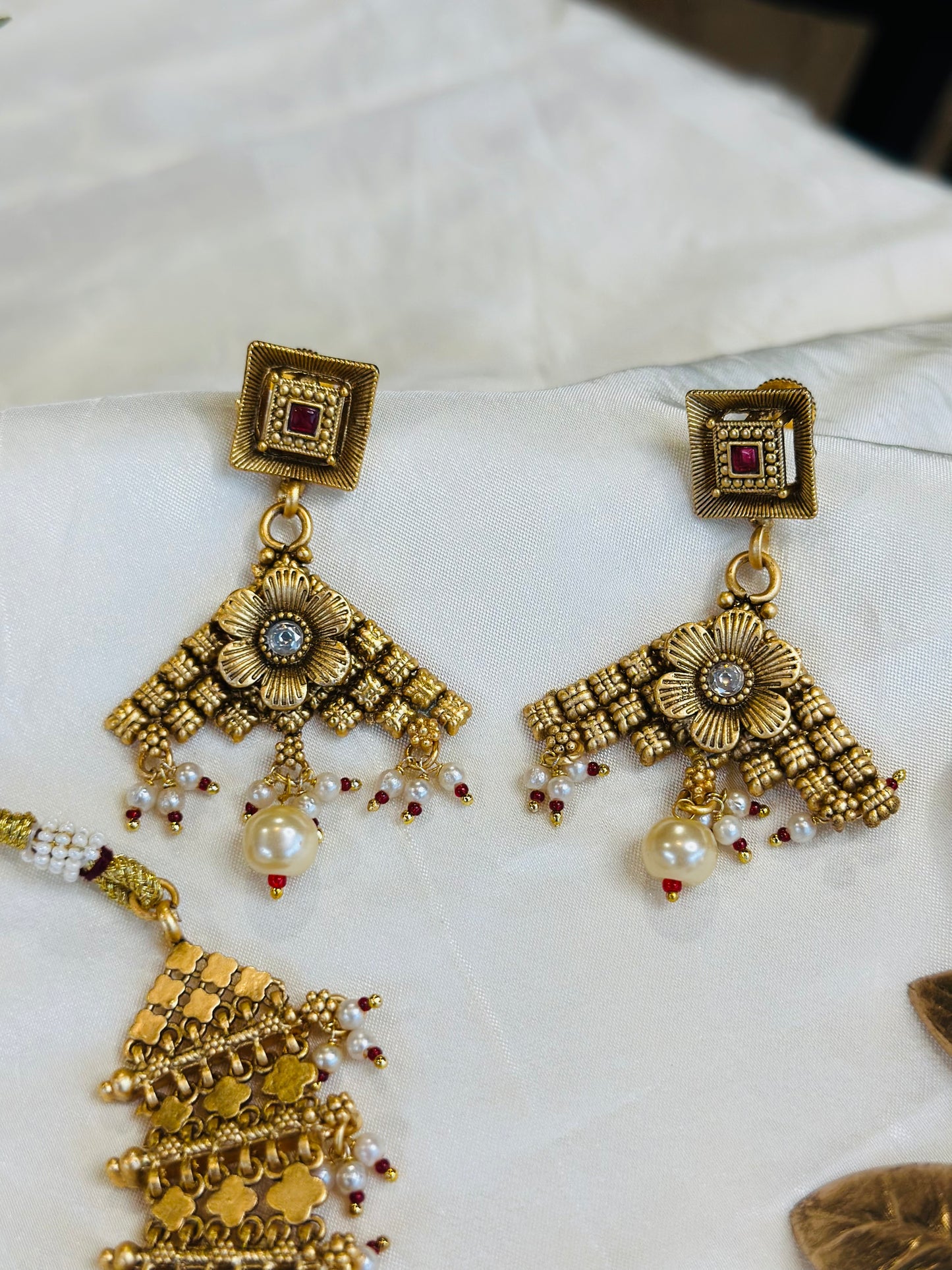 Antique Matt Gold Meenakari Necklace Set