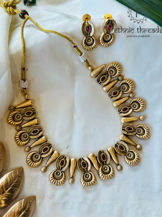 Antique Matt Gold Necklace Set-Ruby Stones