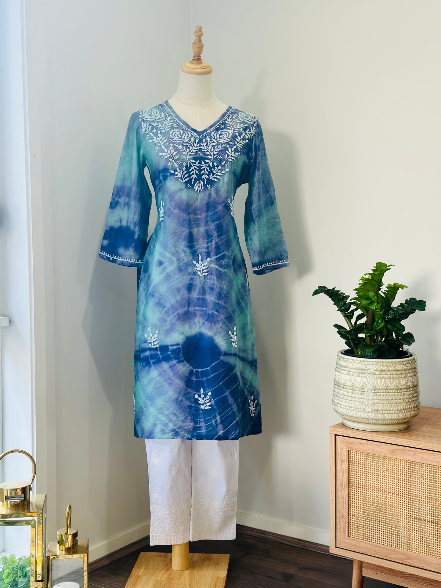 Chikankari Kurta In Tie-Dye Silk Cotton -Teal/Violet