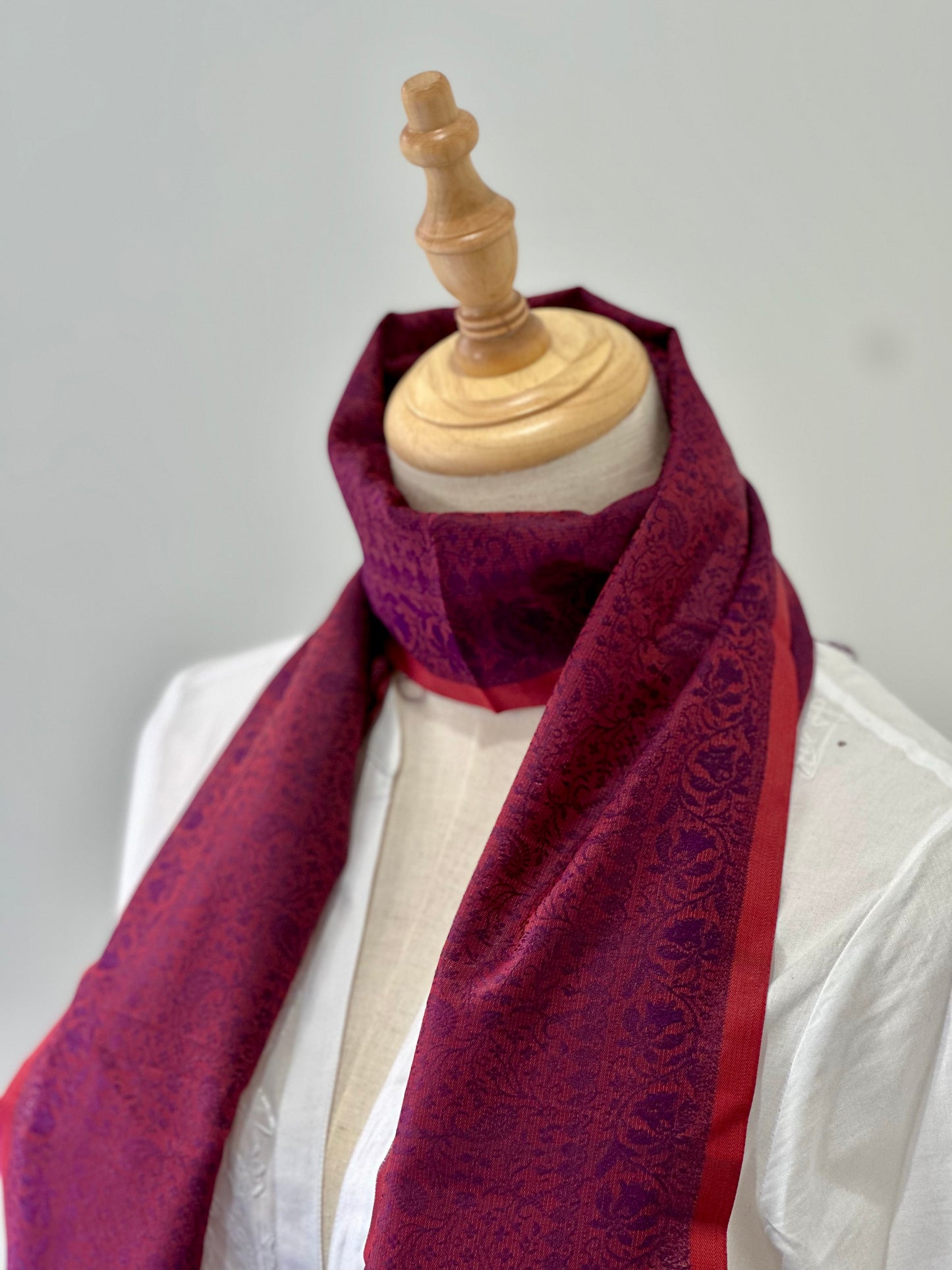 WOMEN'S STOLE / SCARF - REDDISH MAROON