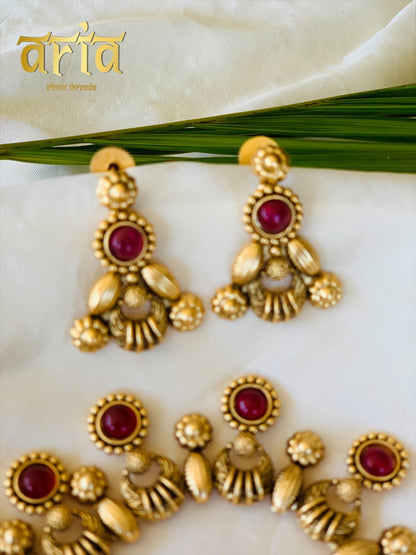 Antique Matt Gold Necklace Set with Precious Stones- Ruby